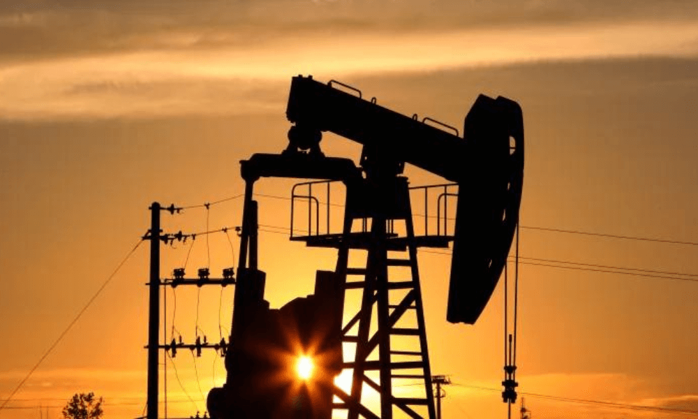 Oil extends losses as recession fears mount